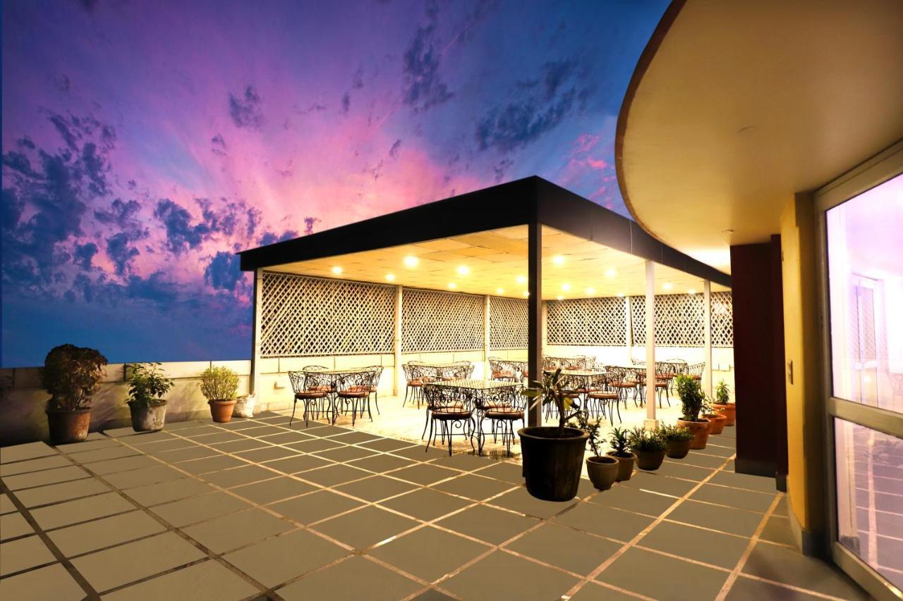 Hotel Shanti Villa Нью-Дели Экстерьер фото