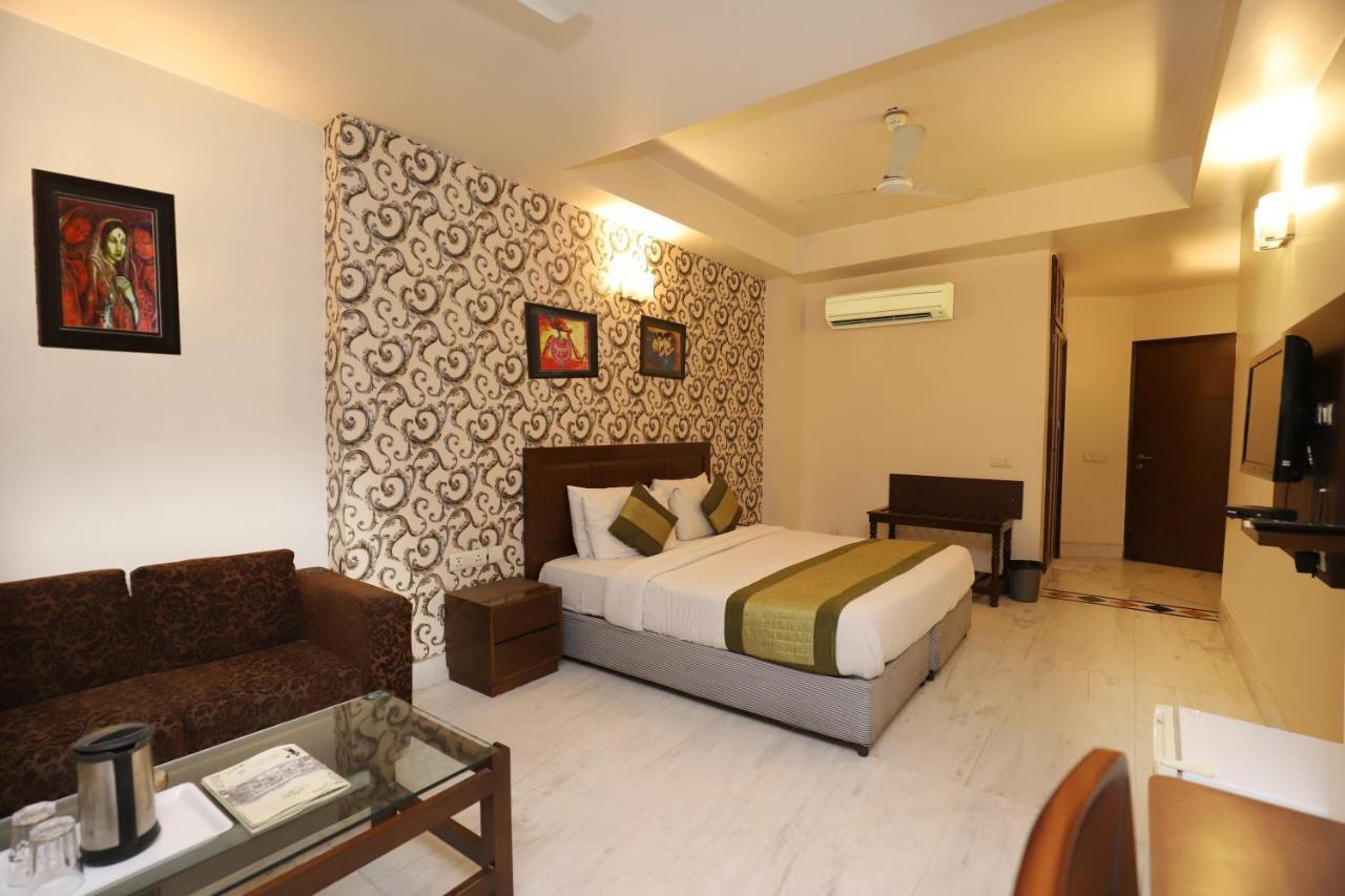 Hotel Shanti Villa Нью-Дели Экстерьер фото