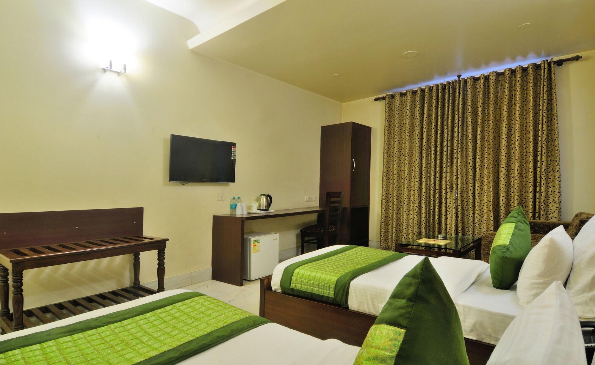 Hotel Shanti Villa Нью-Дели Экстерьер фото