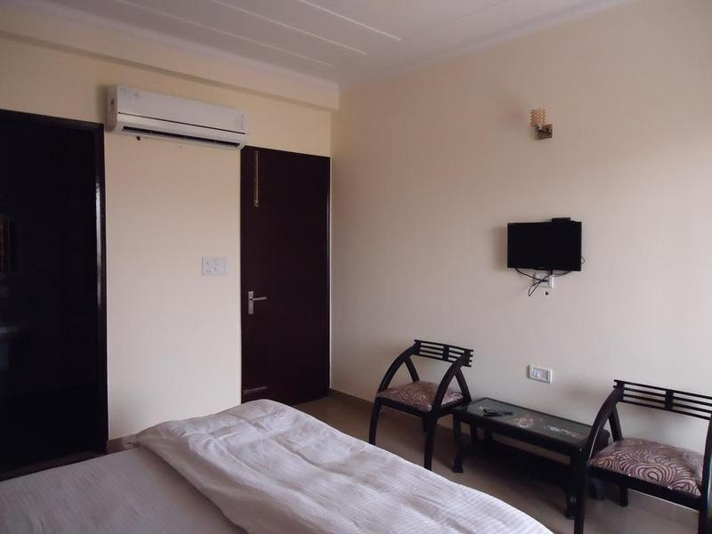 Hotel Shanti Villa Нью-Дели Экстерьер фото