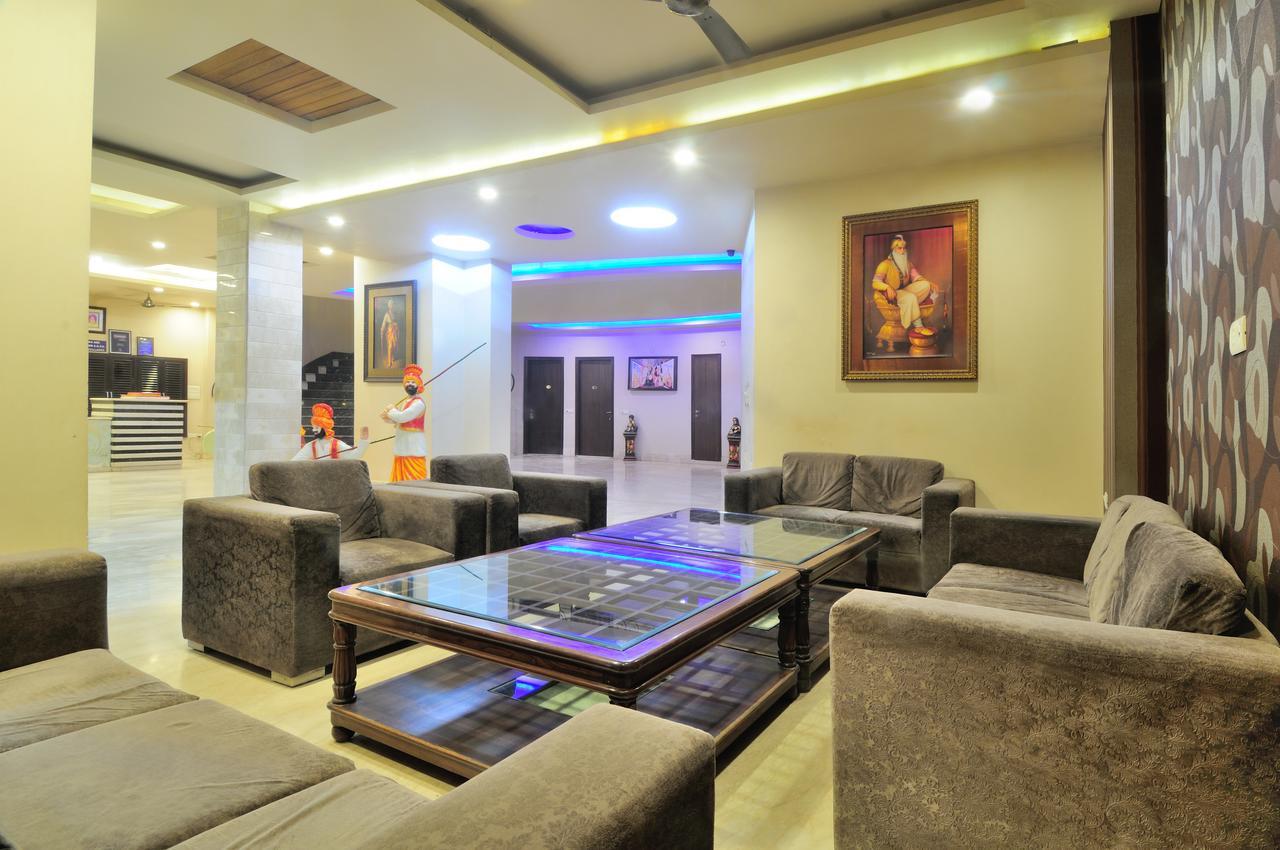 Hotel Shanti Villa Нью-Дели Экстерьер фото
