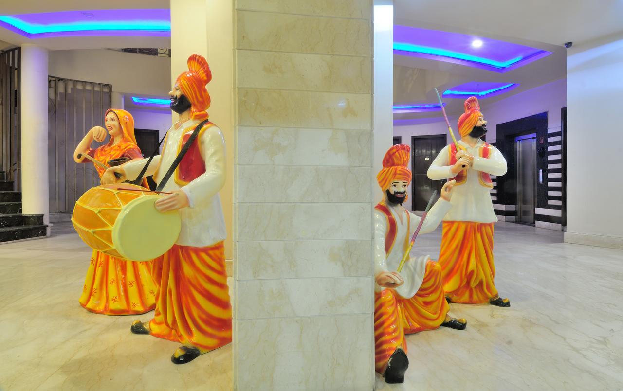 Hotel Shanti Villa Нью-Дели Экстерьер фото