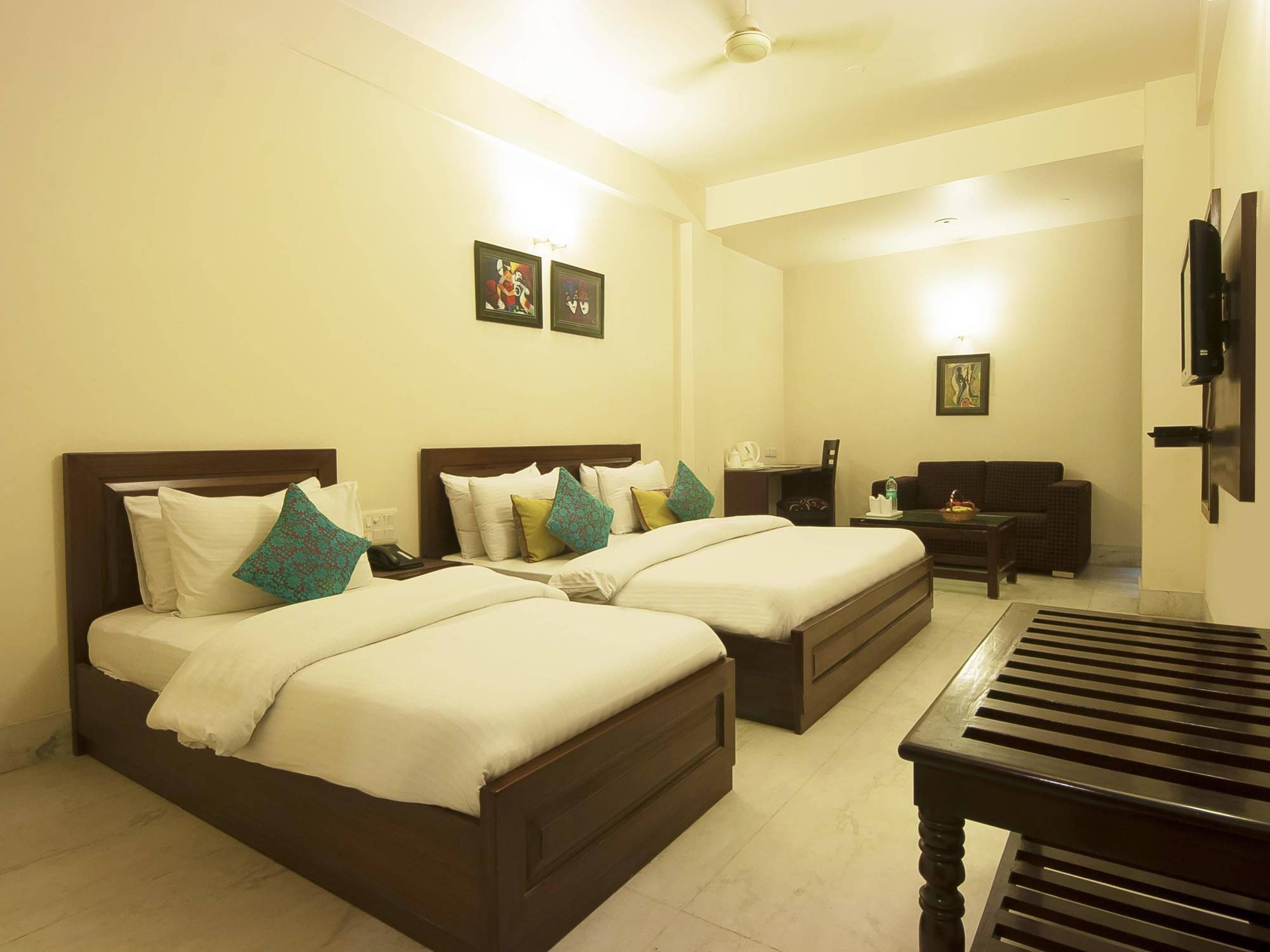 Hotel Shanti Villa Нью-Дели Экстерьер фото